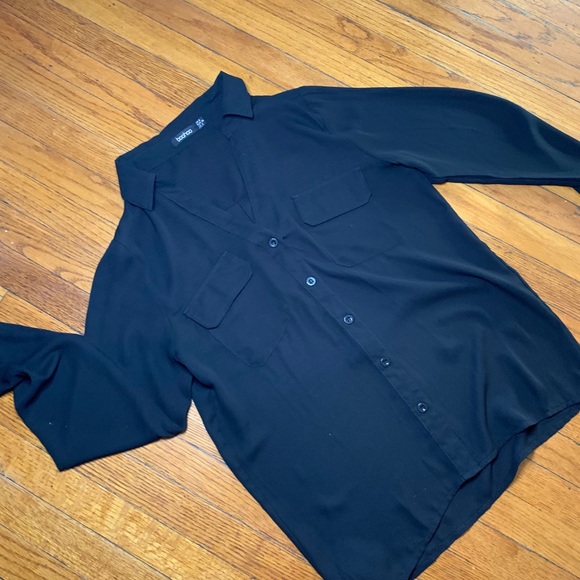 Black collared long sleeve - Picture 2 of 2